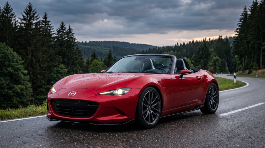 Mazda MX-5 der Zukunft: Wie der Kult-Roadster trotz Elektroantrieb unter 1.200 Kilo bleiben soll
