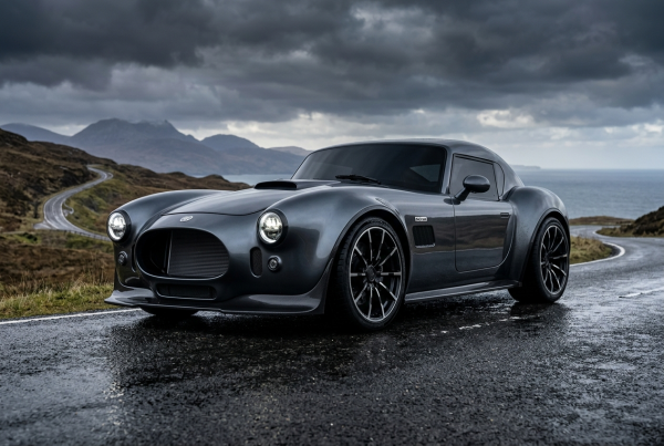 Vergesst Elektro-Flüsterer! Die AC Cobra kehrt als 710-PS-Biest zurück