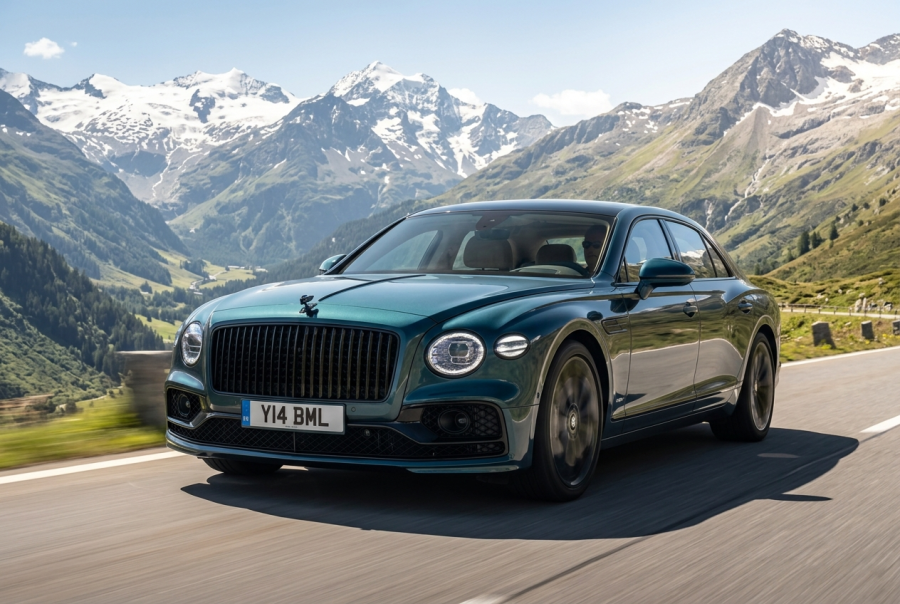 Bentley Flying Spur (2026): Kult-Scheinwerfer weg, Mega-Hybrid da – das ändert sich beim Luxus-Schiff